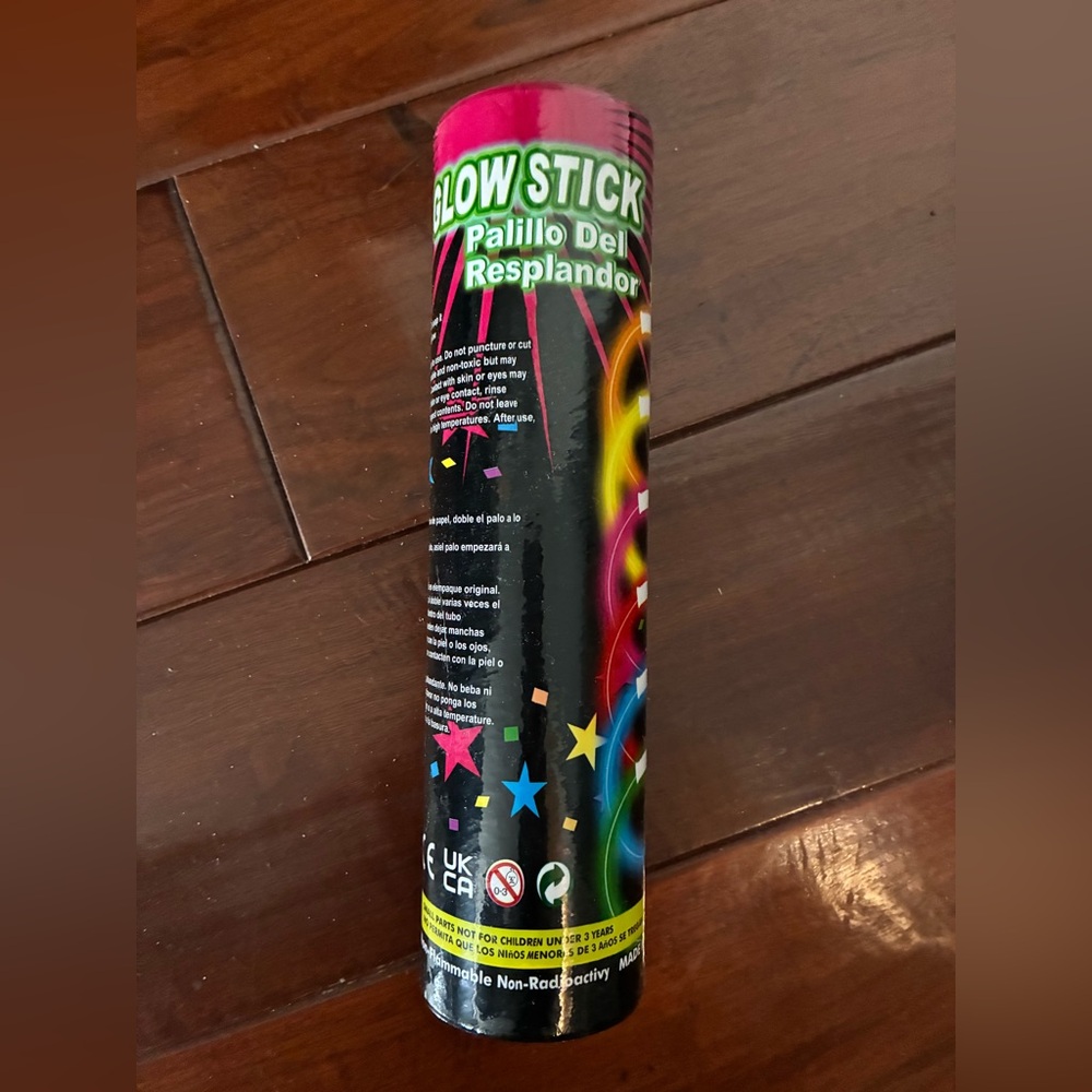 NWT GlowStick Party Light 100 pcs.Multicolor. Perfect for parties and Halloween!